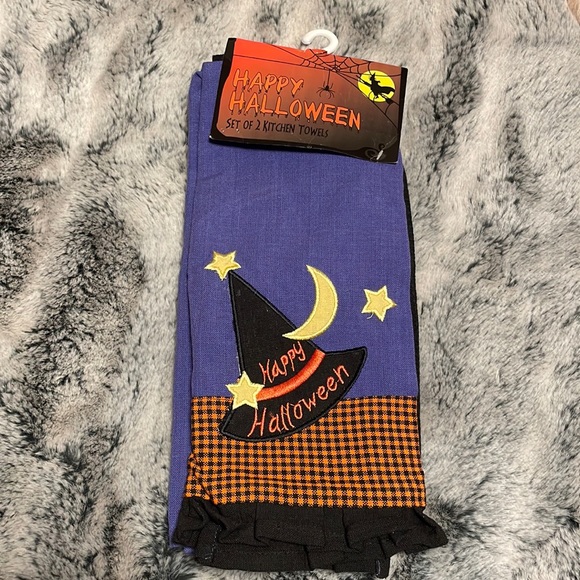Set of 2 Halloween Kitchen Towels - Picture 1 of 5